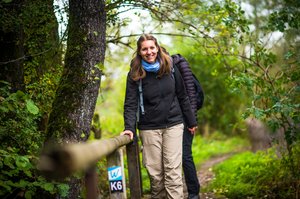 Wanderin auf dem Fliesswegwanderweg - Foto: Daniel Schröder
